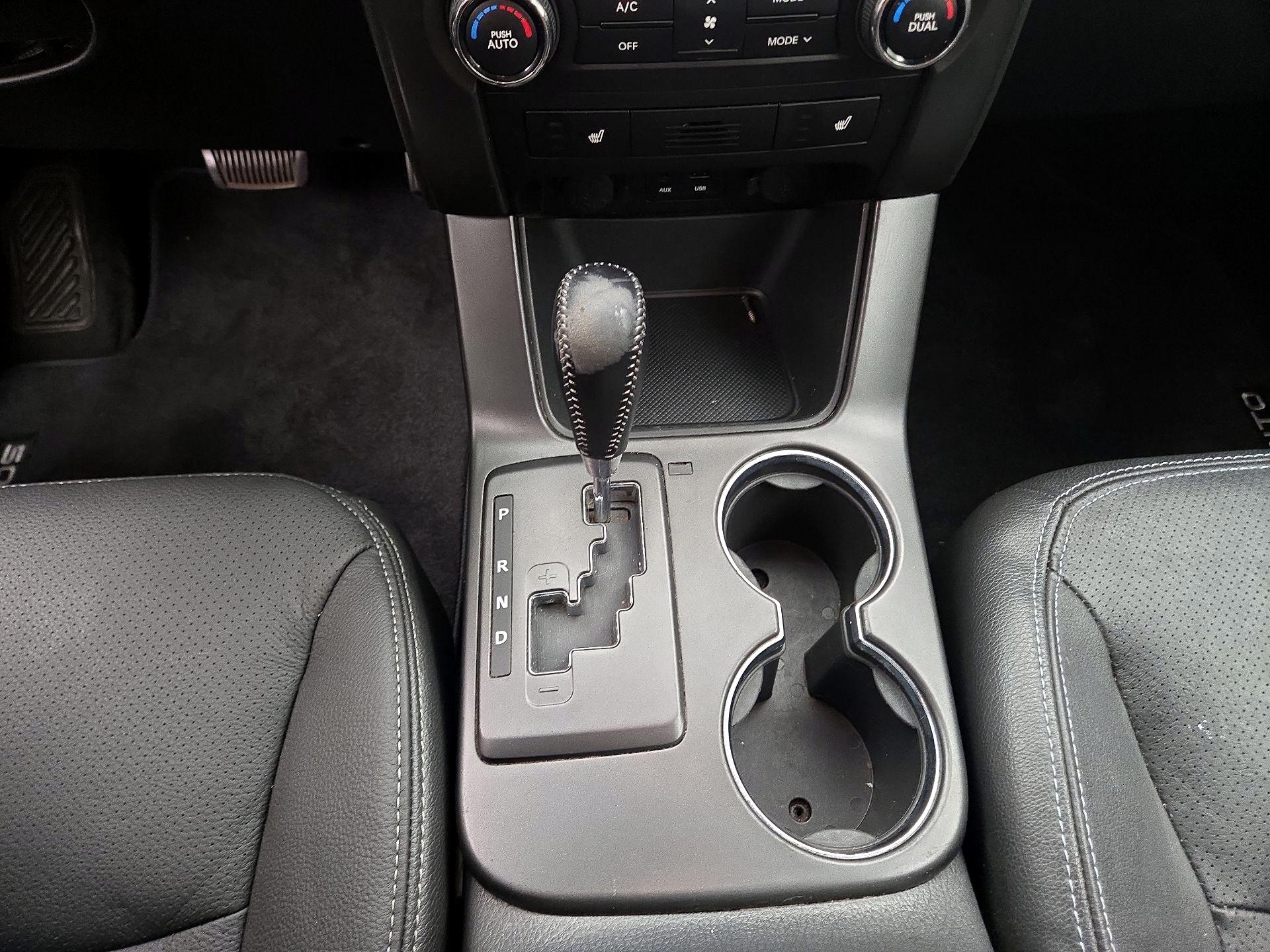 Thumbnail: 2013 Kia Sorento - 16