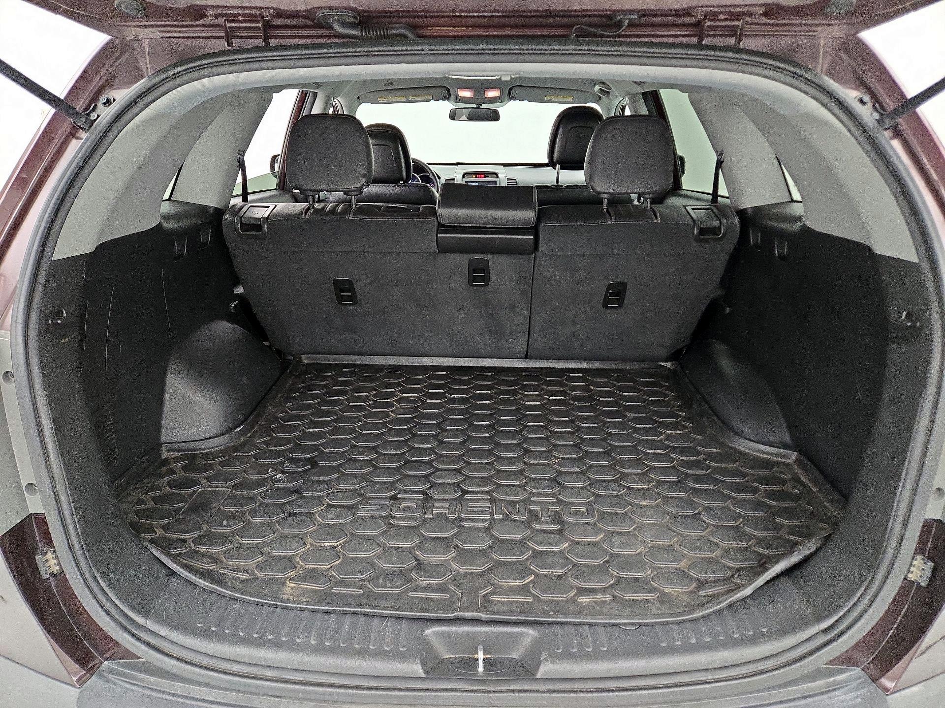 Thumbnail: 2013 Kia Sorento - 19