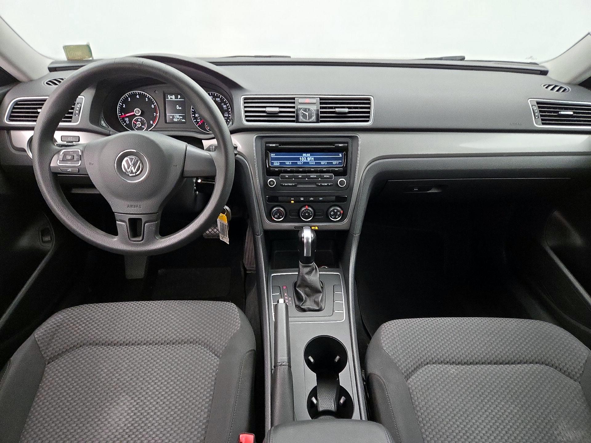 Thumbnail: 2015 Volkswagen Passat - 9