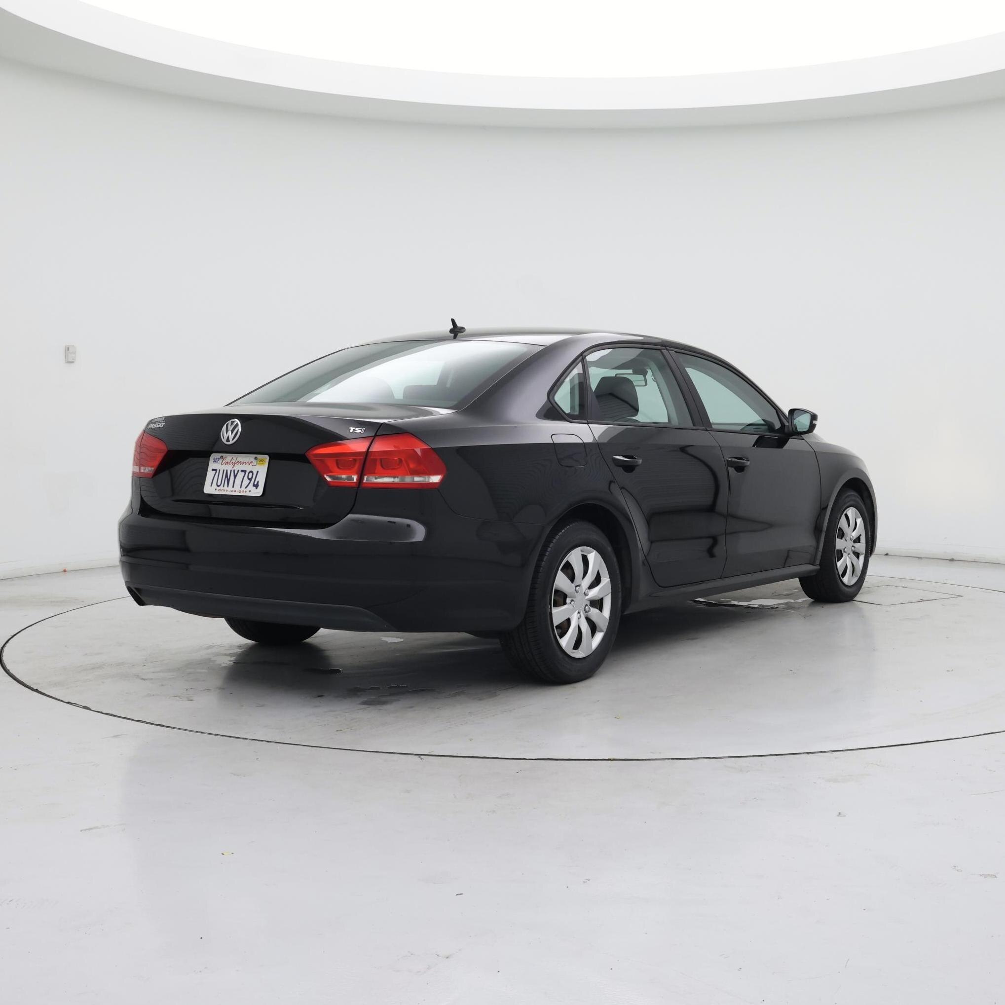 Thumbnail: 2015 Volkswagen Passat - 8
