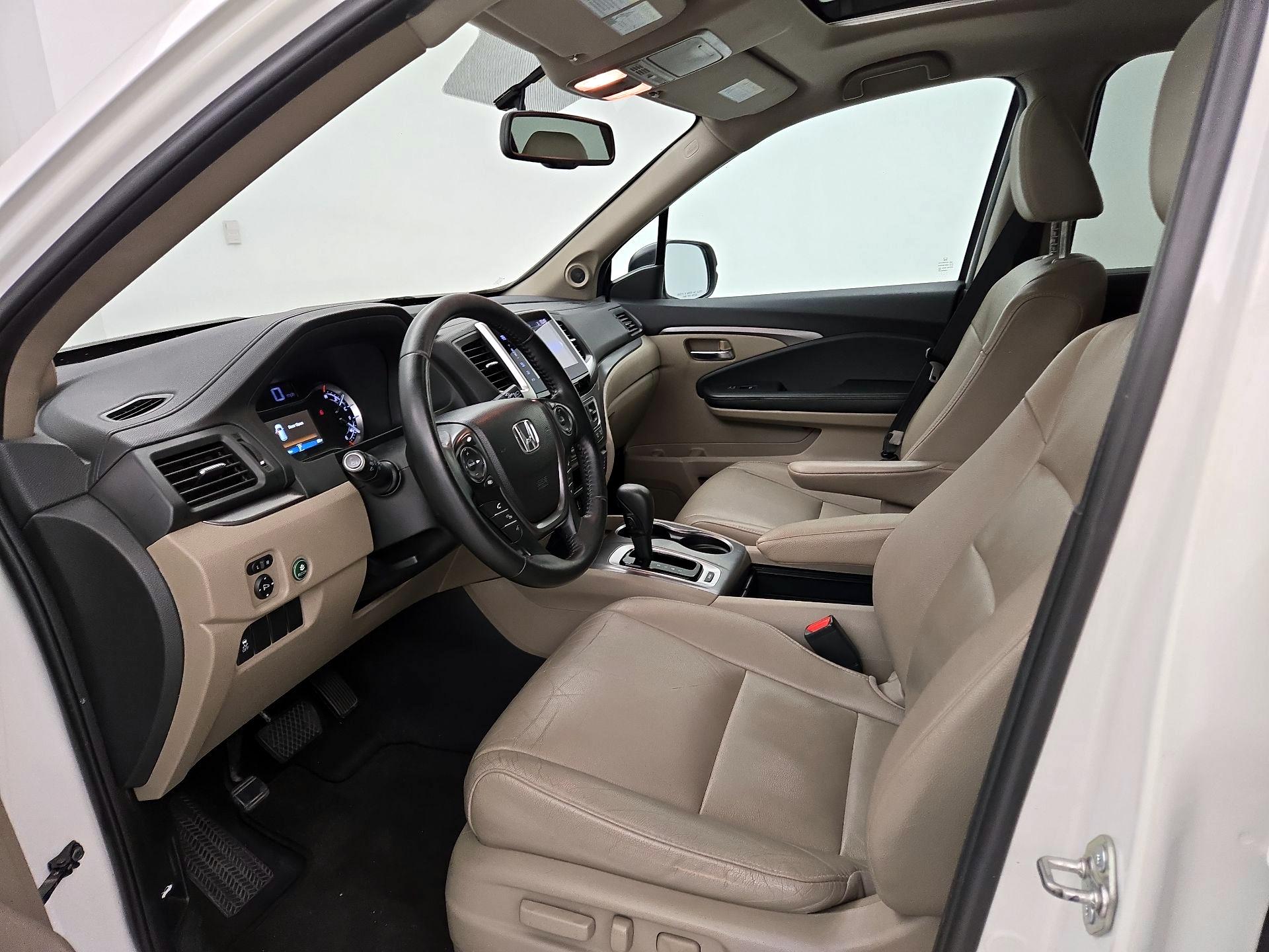Thumbnail: 2016 Honda Pilot - 9
