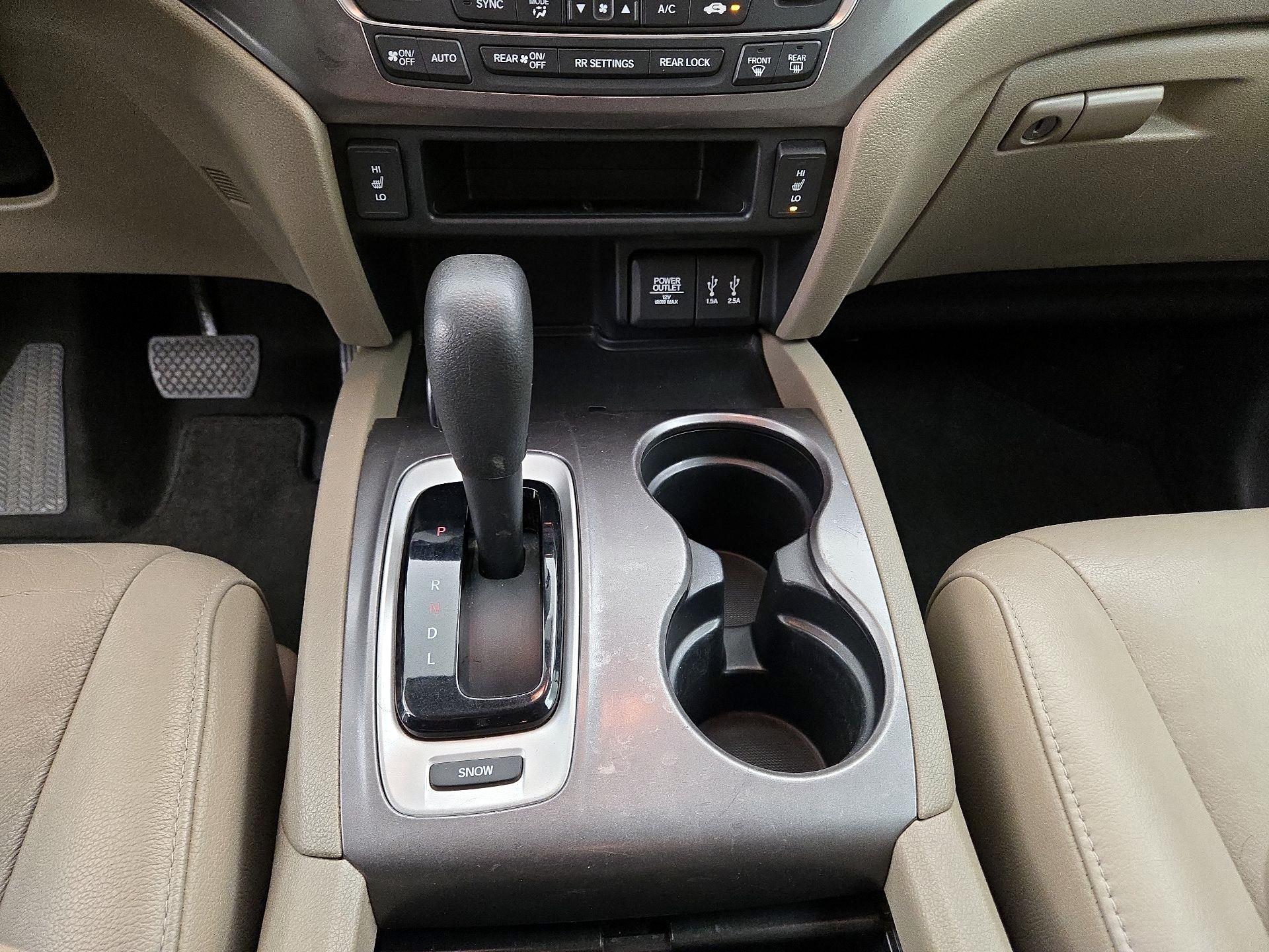 Thumbnail: 2016 Honda Pilot - 15