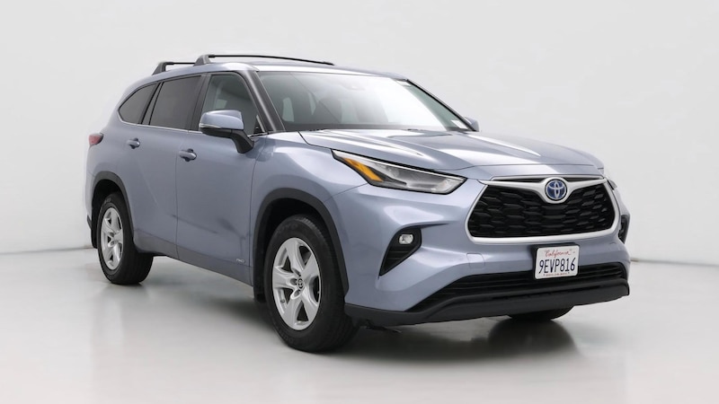 2023 Toyota Highlander LE Hero Image