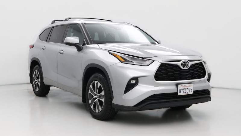 2021 Toyota Highlander XLE Hero Image