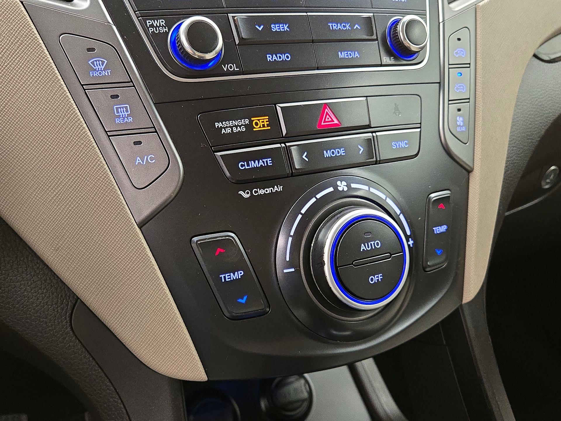 Thumbnail: 2019 Hyundai Santa Fe - 16