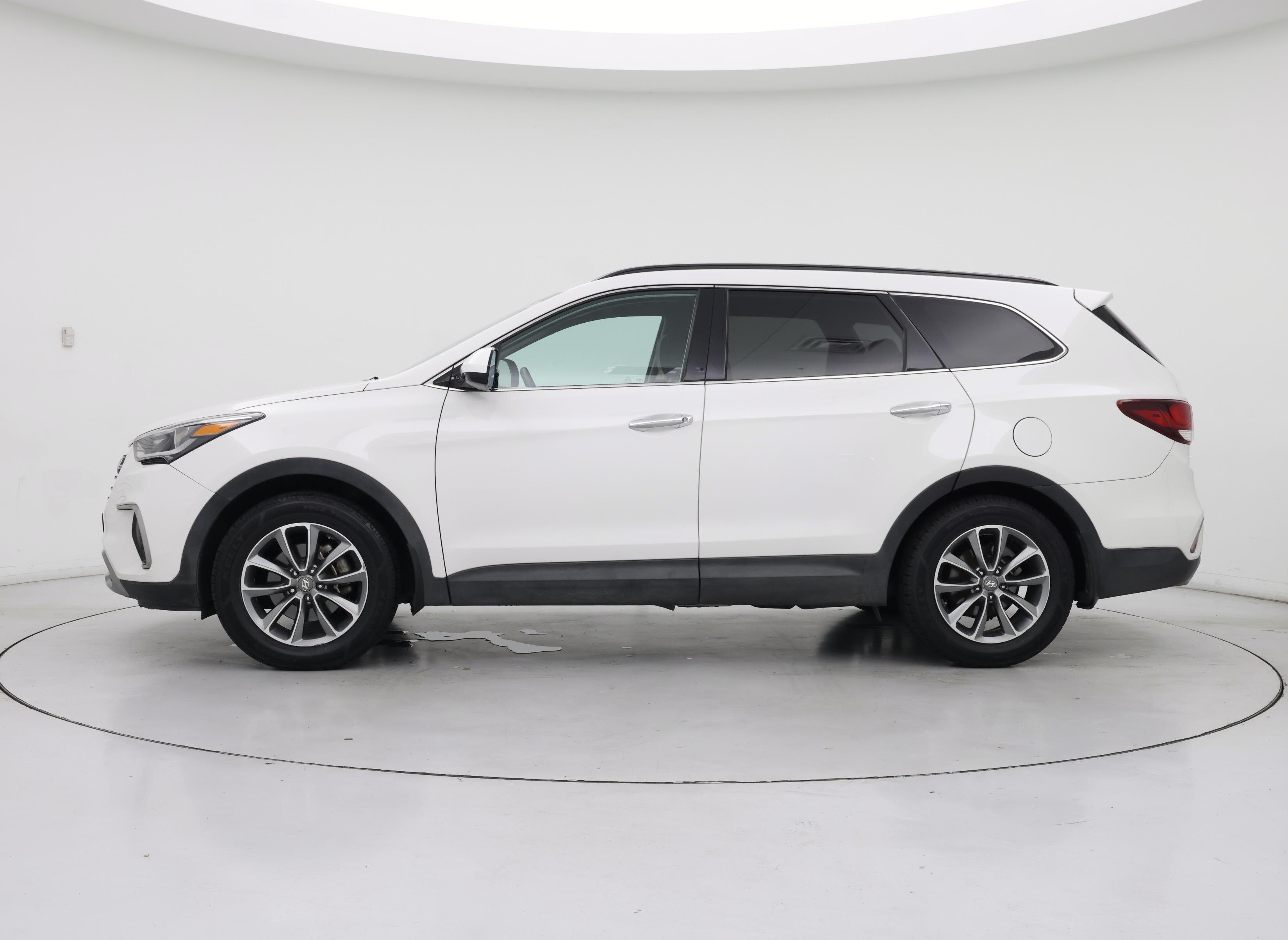 Thumbnail: 2019 Hyundai Santa Fe - 3