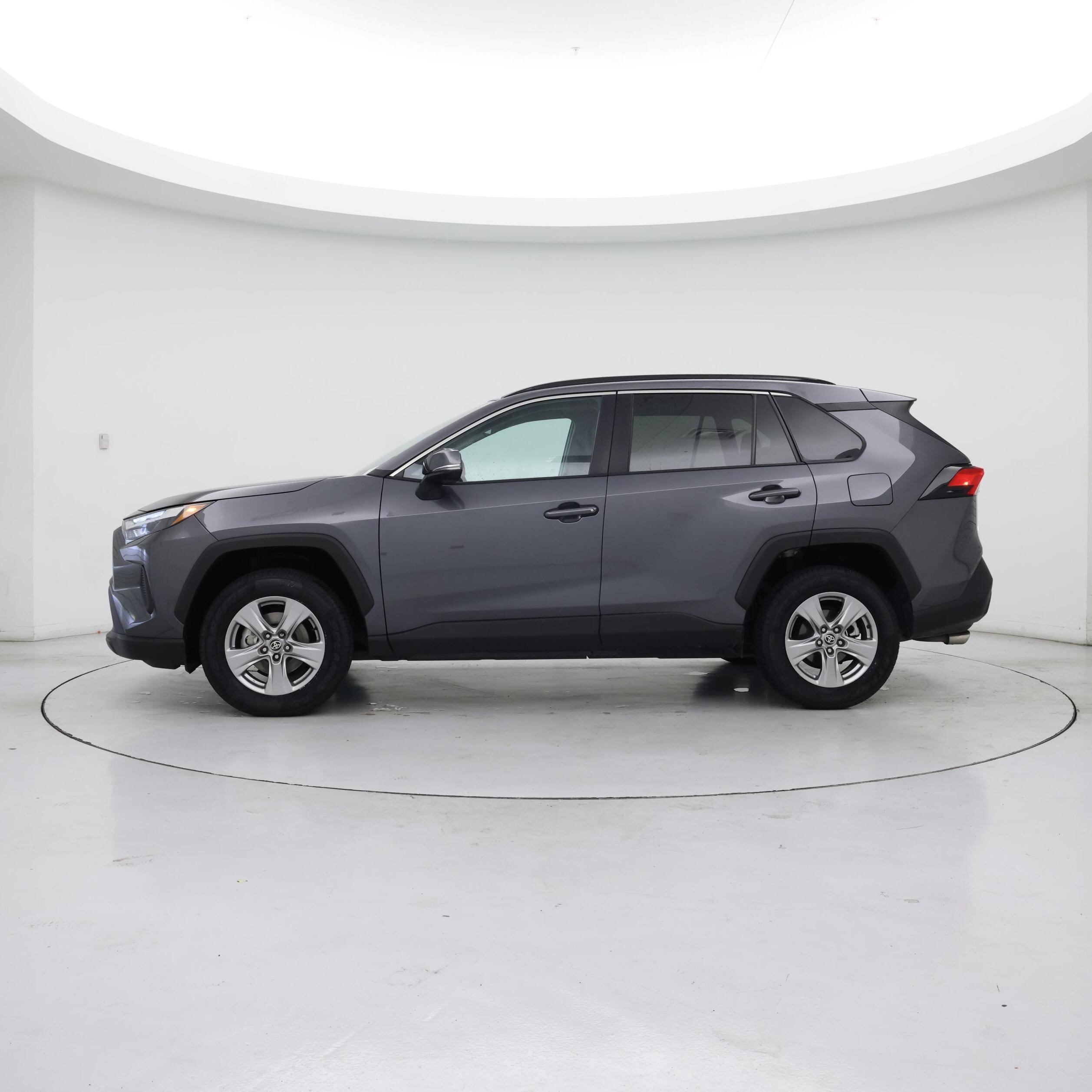 Thumbnail: 2022 Toyota RAV4 - 3