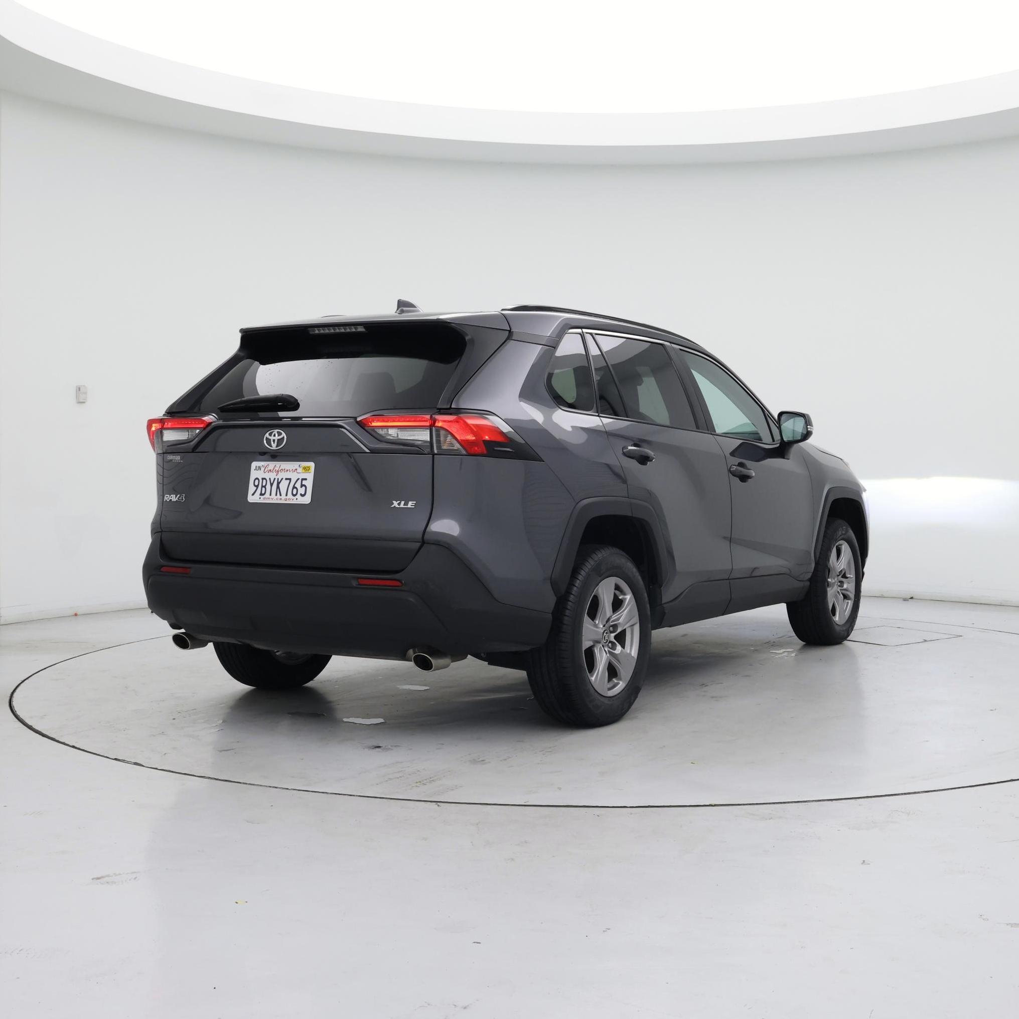 Thumbnail: 2022 Toyota RAV4 - 8