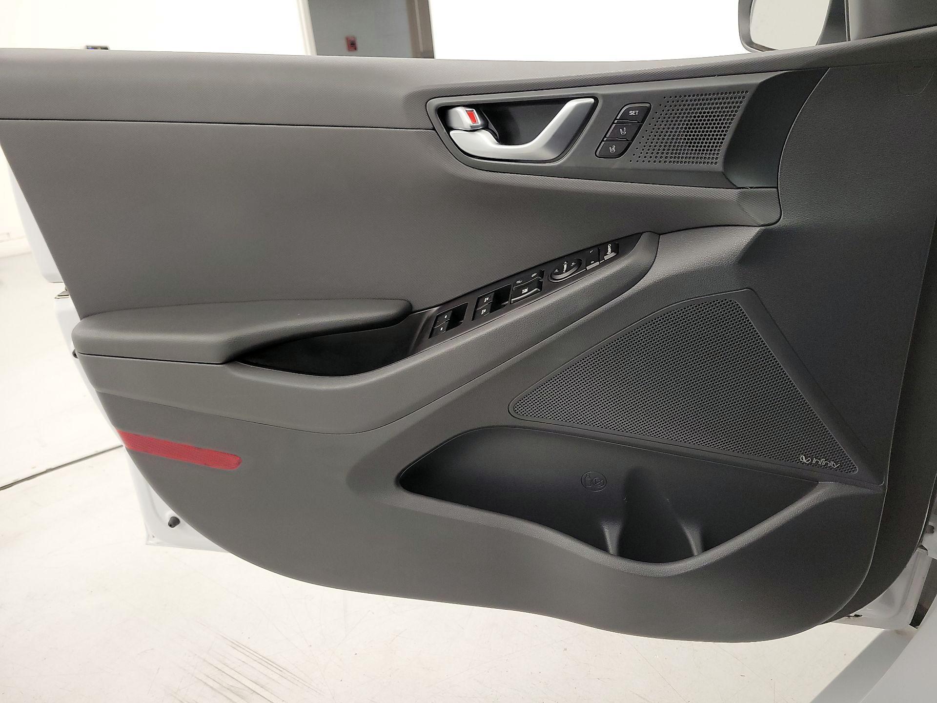 Thumbnail: 2019 Hyundai Ioniq - 12