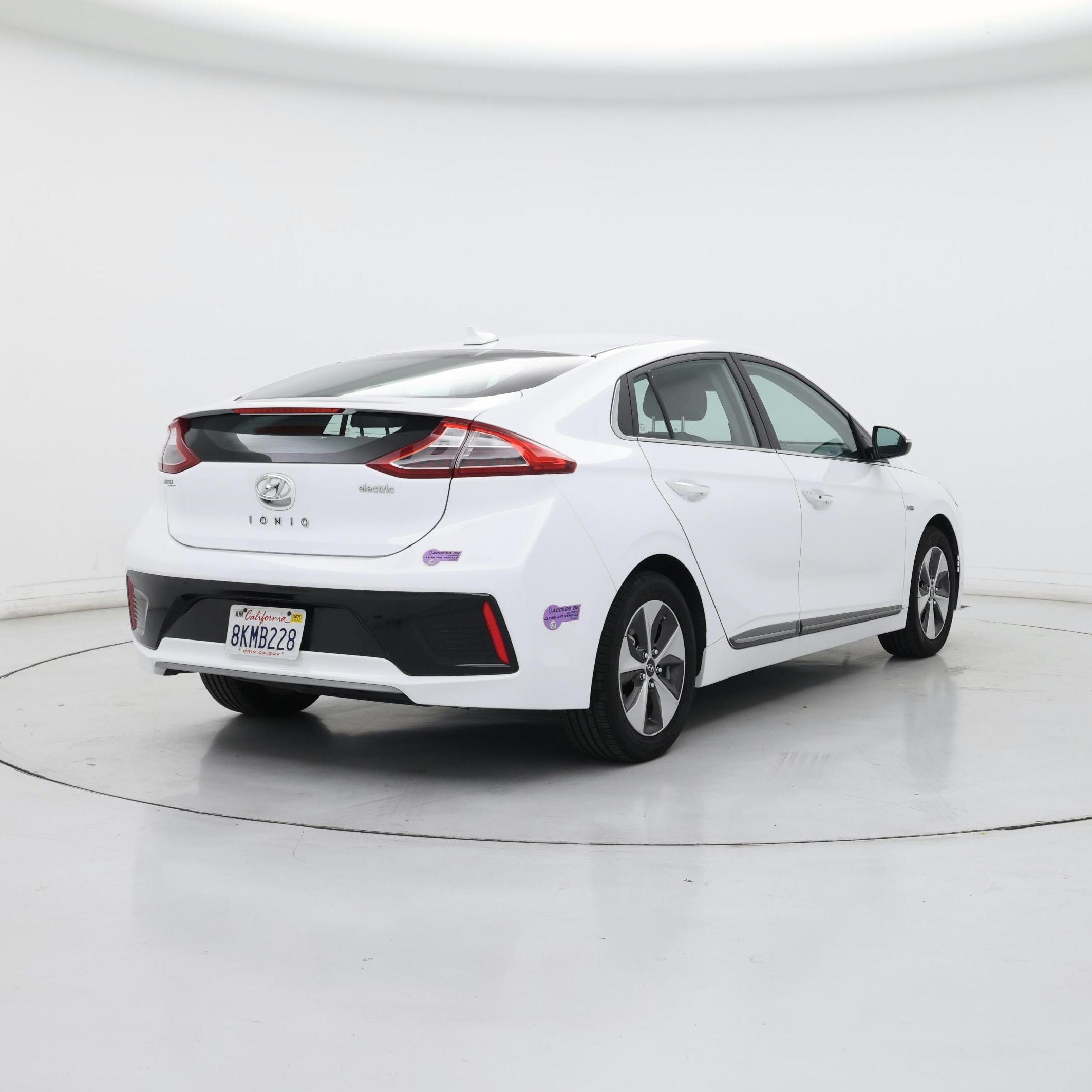 Thumbnail: 2019 Hyundai Ioniq - 8