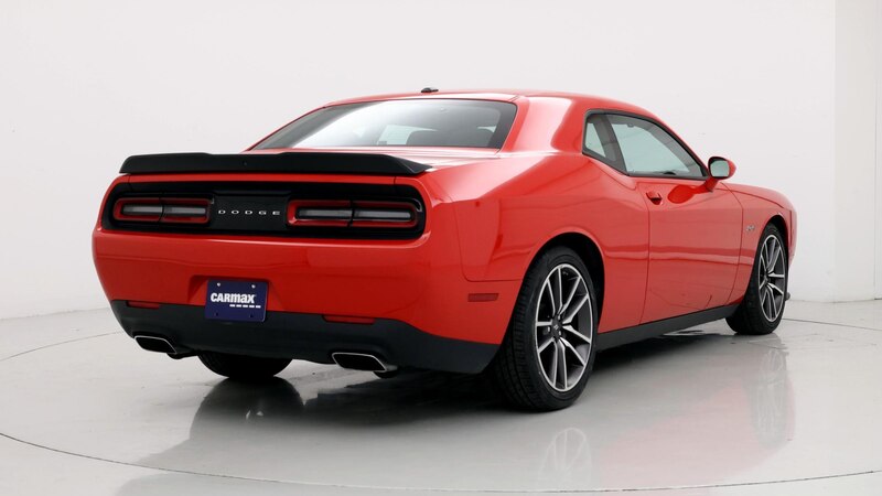 2023 Dodge Challenger R/T 8