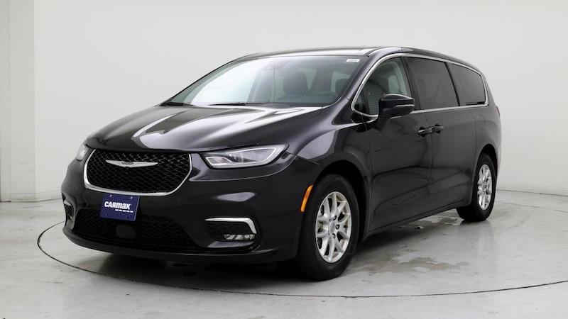 2023 Chrysler Pacifica Touring L 4