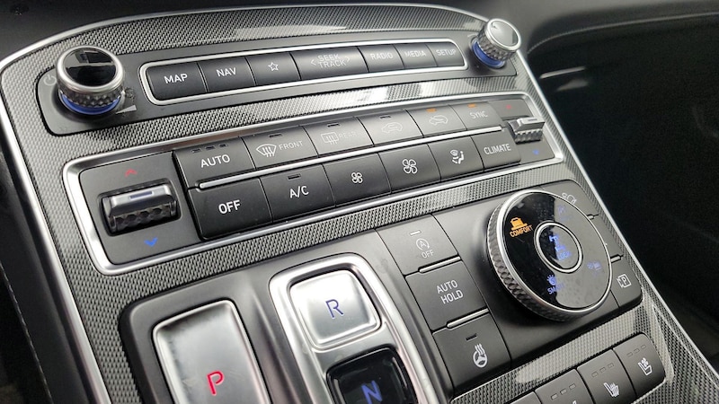 2023 Hyundai Santa Fe Limited 17
