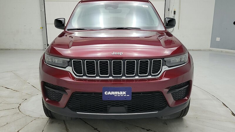 2023 Jeep Grand Cherokee Laredo 2