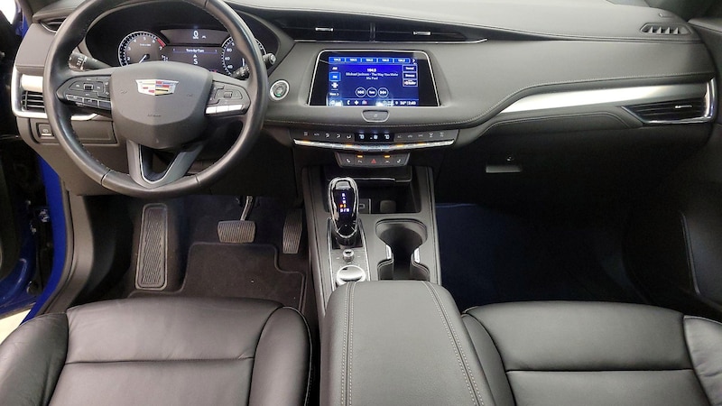 2023 Cadillac XT4 Premium Luxury 9