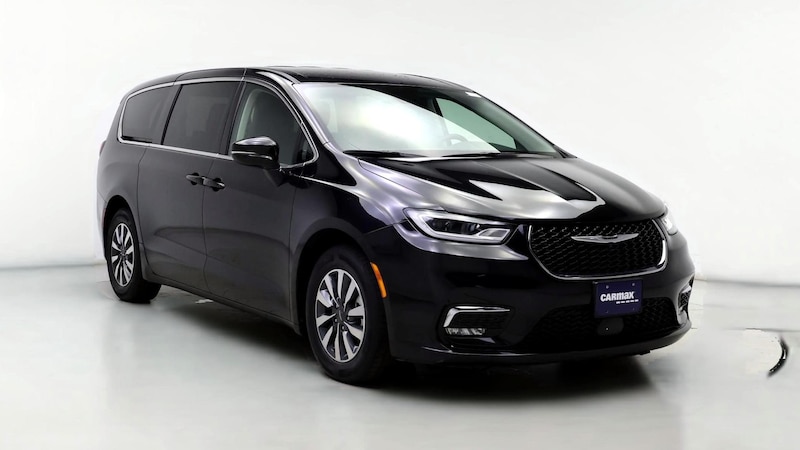 2022 Chrysler Pacifica Hybrid Touring L Hero Image