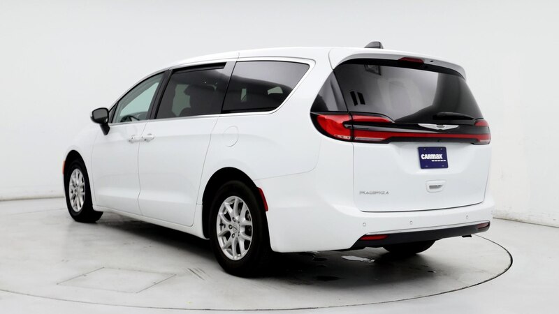 2023 Chrysler Pacifica Touring L 2