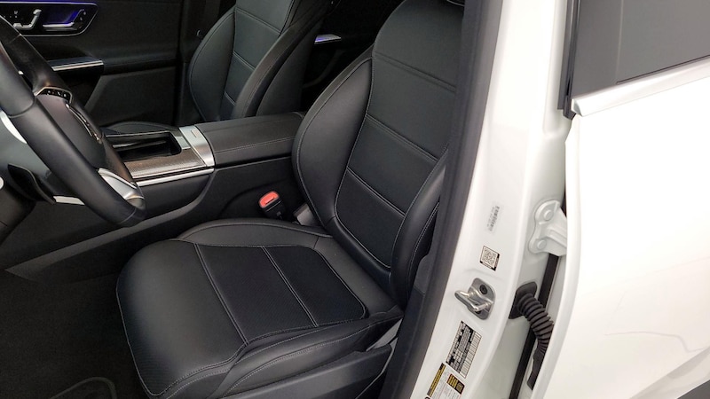 2024 Mercedes-Benz GLC 300 11