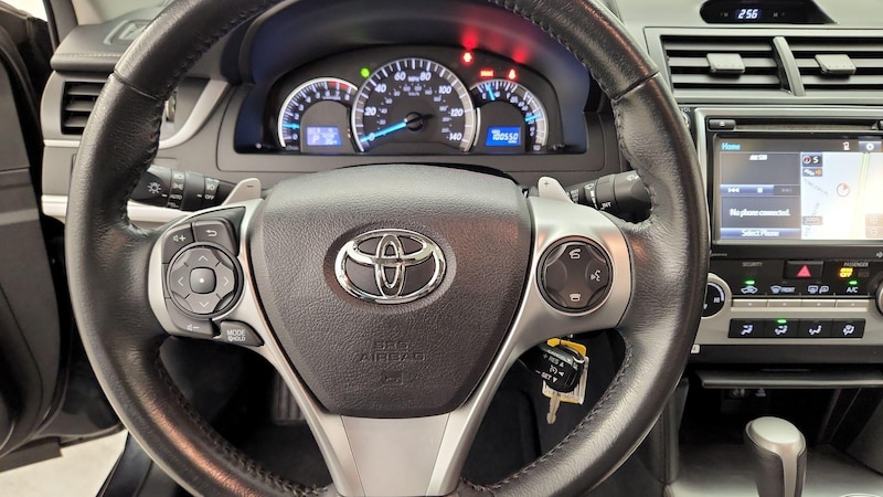 2014 Toyota Camry SE 10