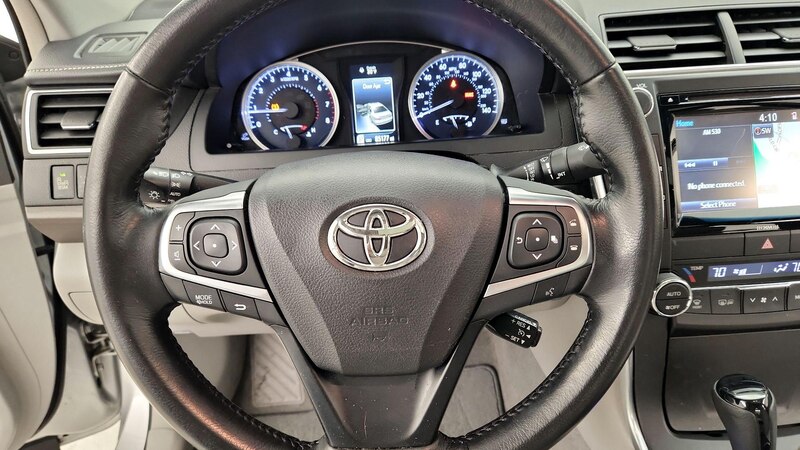 2016 Toyota Camry XLE 10