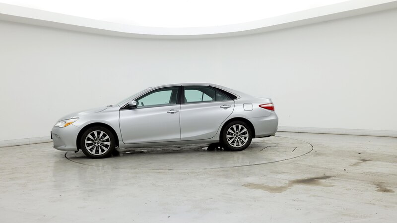 2016 Toyota Camry XLE 3