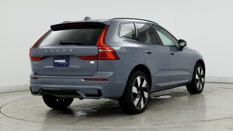 2024 Volvo XC60 Recharge Core 8