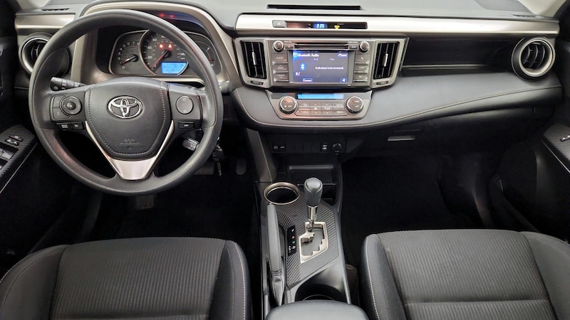 2013 Toyota RAV4 XLE 9