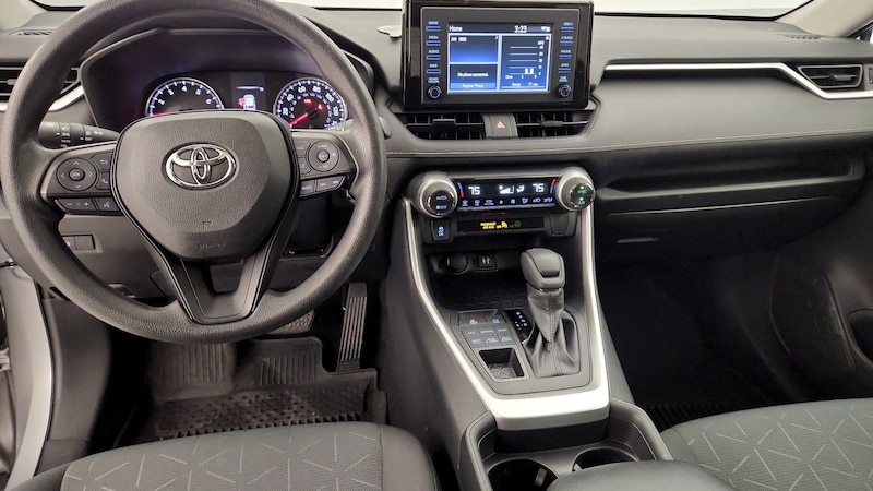 2019 Toyota RAV4 XLE 9