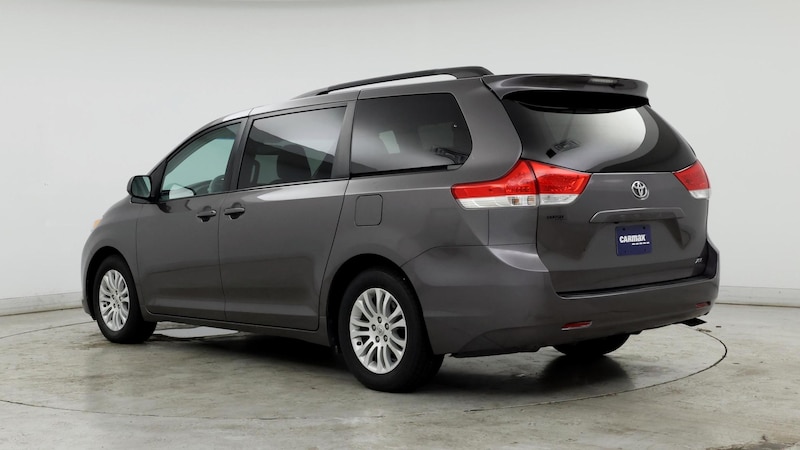 2013 Toyota Sienna XLE 2