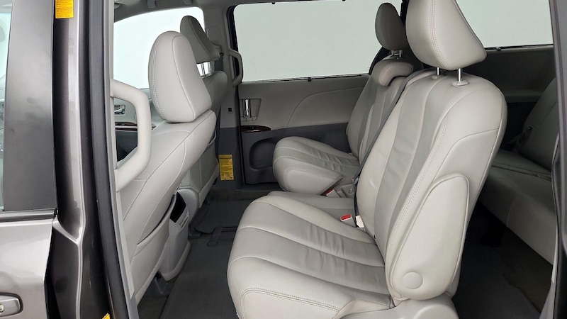 2013 Toyota Sienna XLE 20