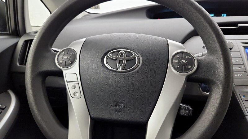 2013 Toyota Prius Two 10