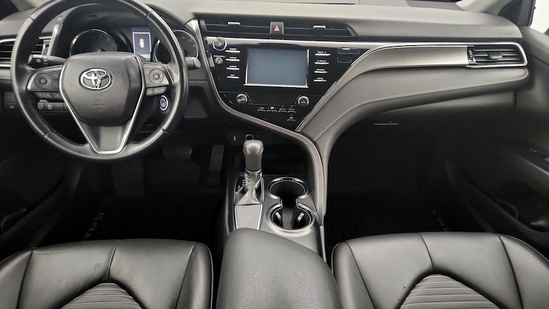 2019 Toyota Camry SE 9