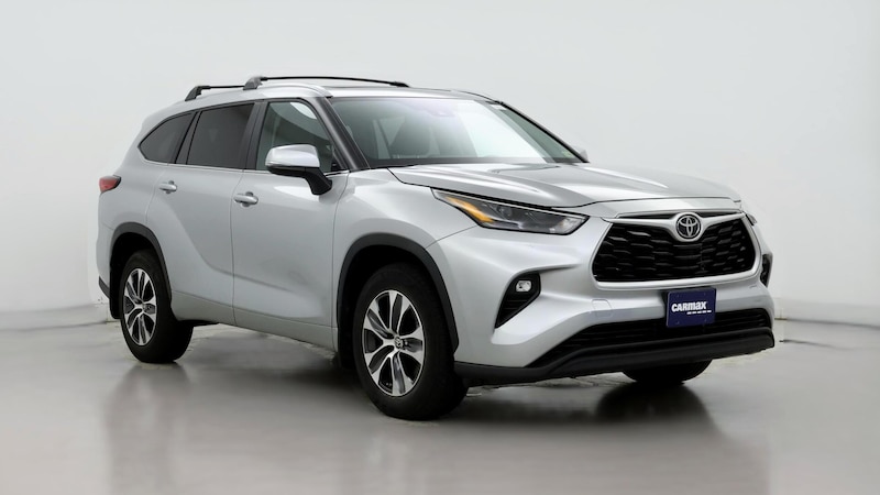 2023 Toyota Highlander XLE Hero Image