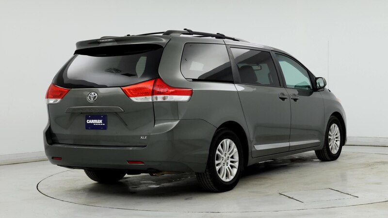 2013 Toyota Sienna XLE 8