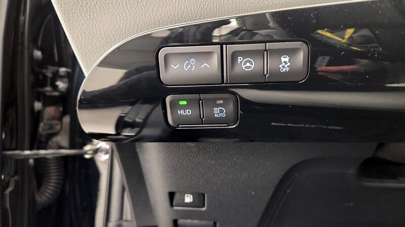 2019 Toyota Prius XLE 13