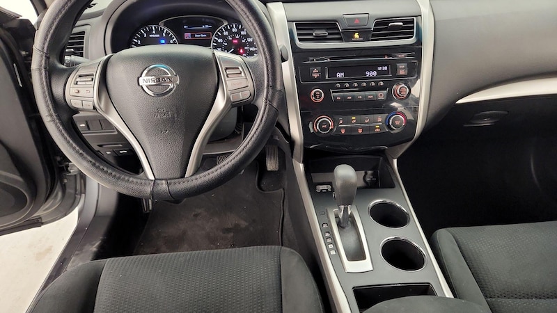 2015 Nissan Altima S 9