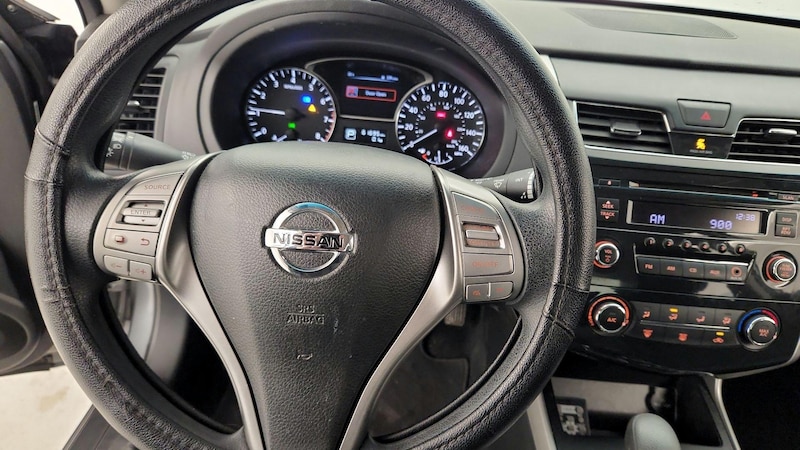 2015 Nissan Altima S 10