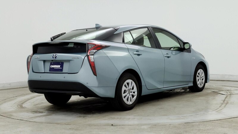 2017 Toyota Prius Three 8