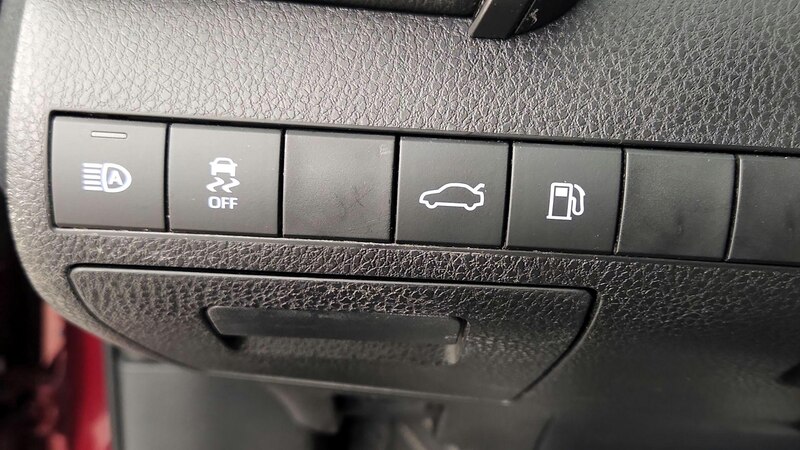 2018 Toyota Camry SE 13