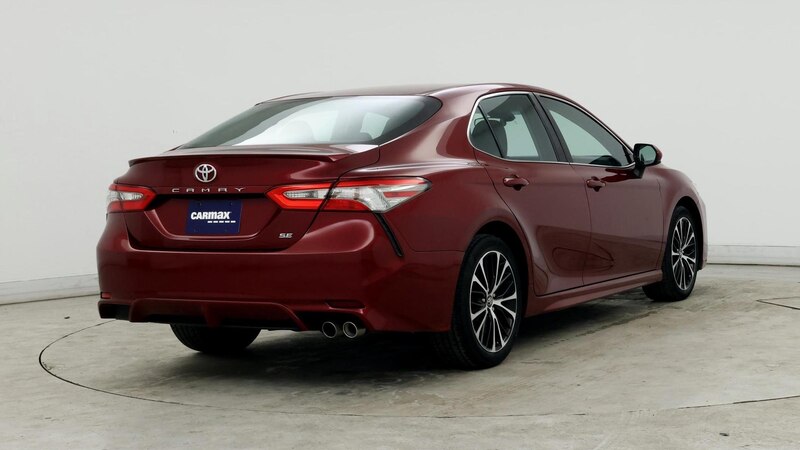 2018 Toyota Camry SE 8