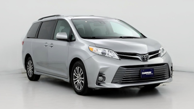 2018 Toyota Sienna XLE Hero Image