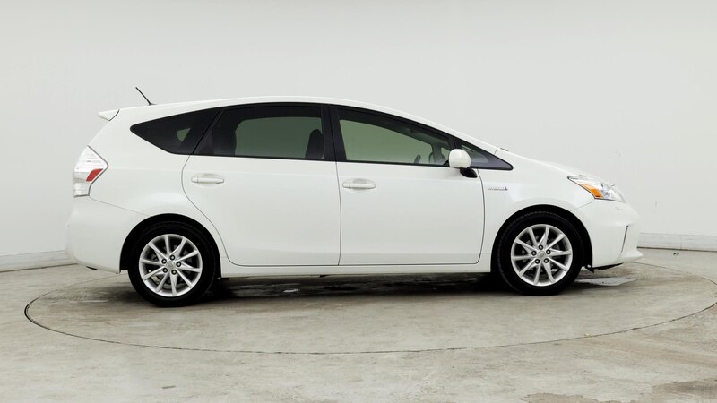 2013 Toyota Prius v Five 7