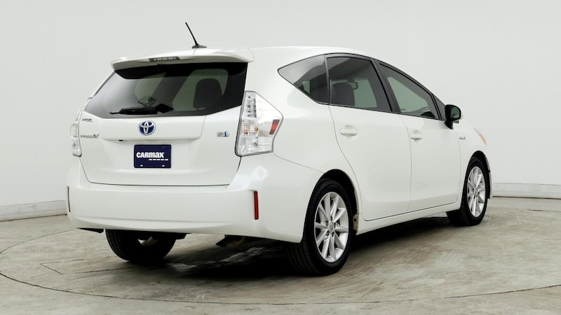 2013 Toyota Prius v Five 8