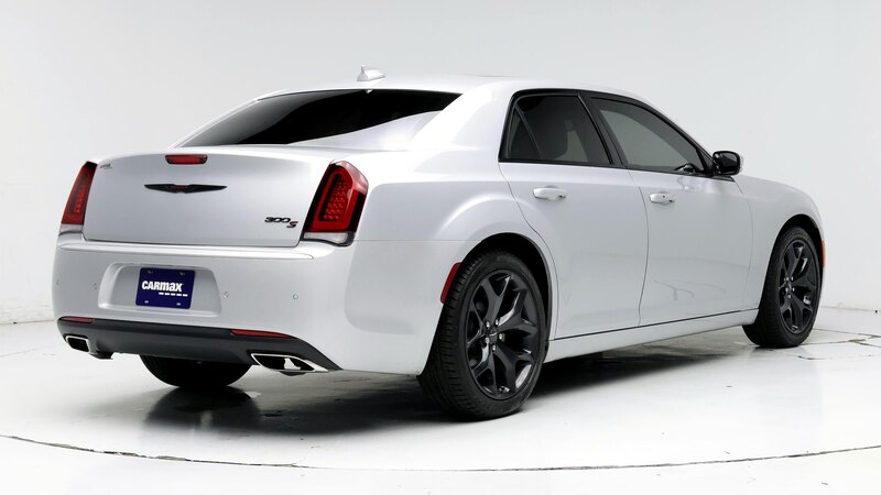 2023 Chrysler 300 S 8