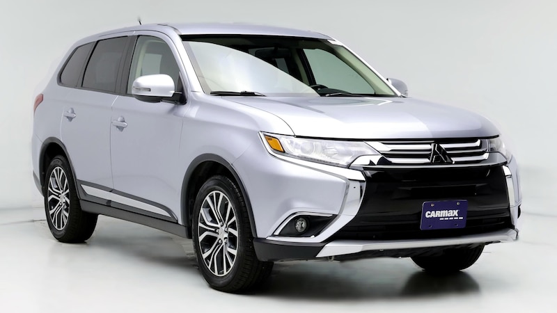 2016 Mitsubishi Outlander SE Hero Image