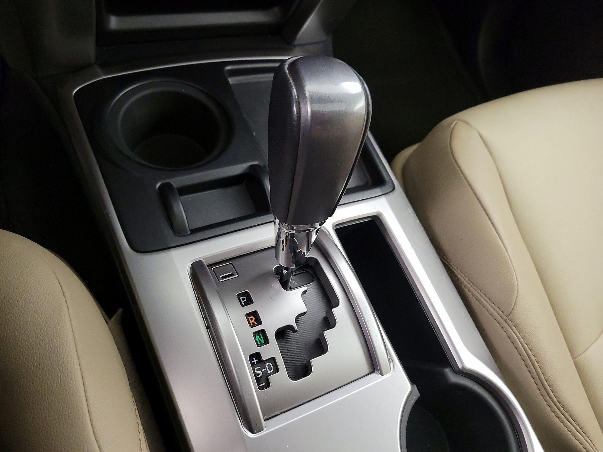 Thumbnail: 2016 Toyota 4Runner - 17