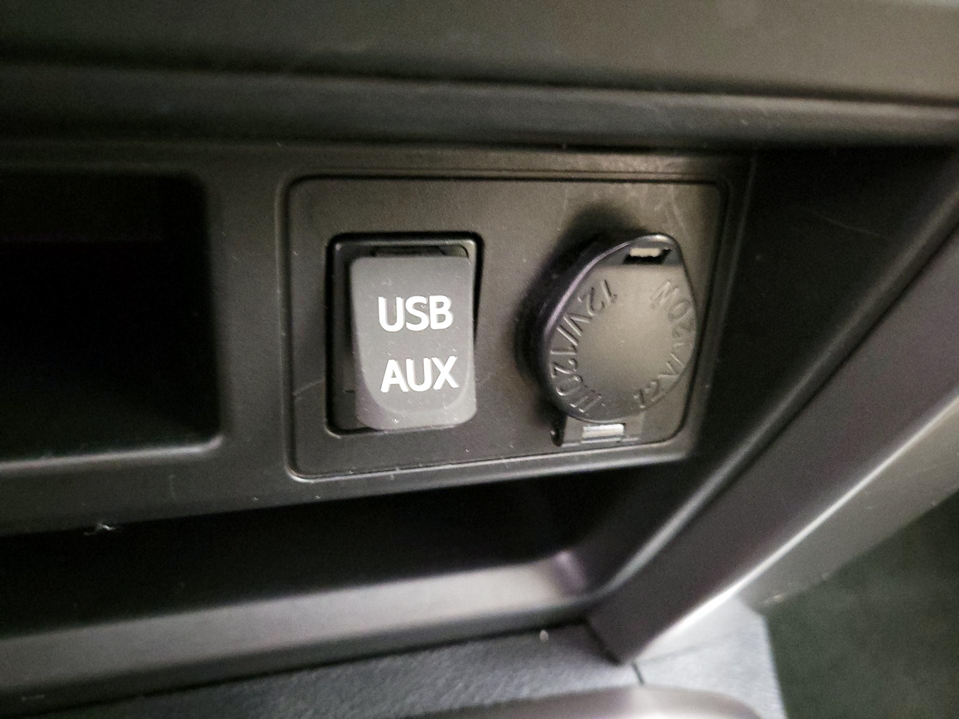 Thumbnail: 2016 Toyota 4Runner - 18