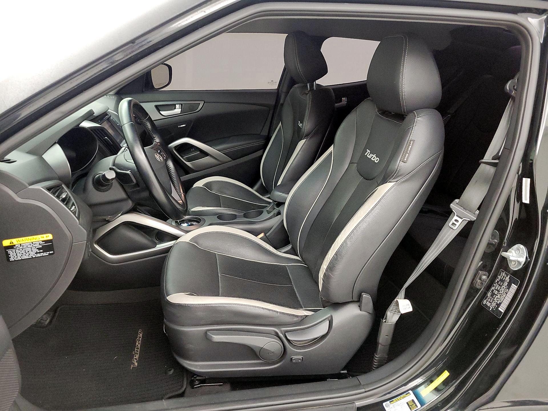 Thumbnail: 2015 Hyundai Veloster - 11