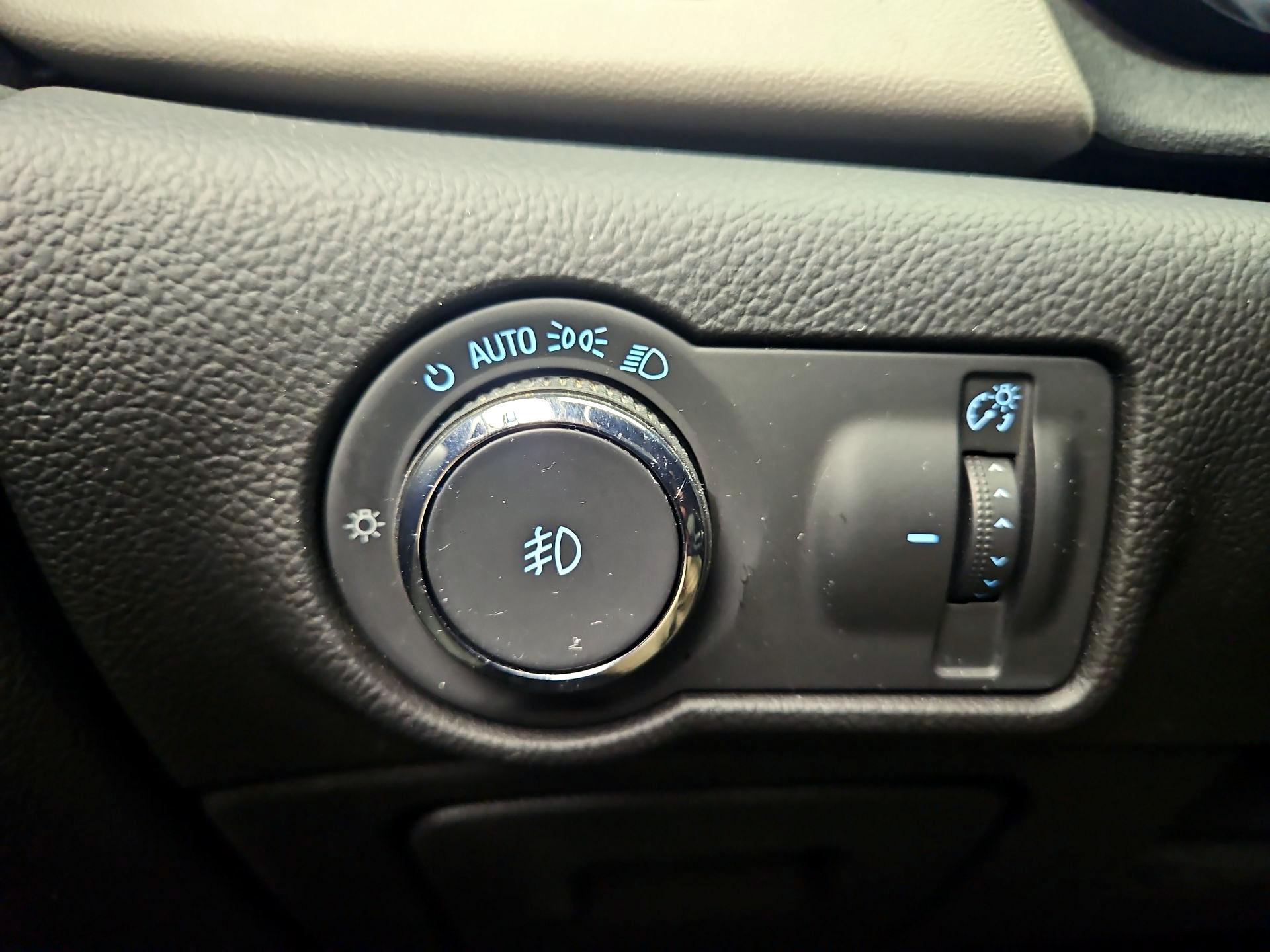 Thumbnail: 2014 Buick Verano - 13