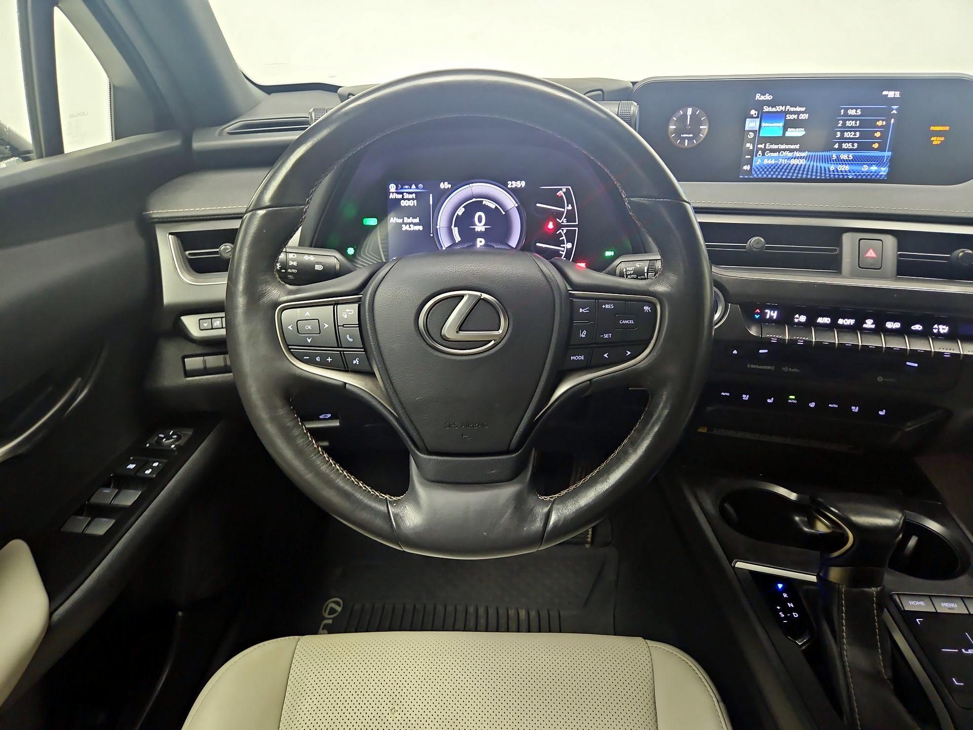 Thumbnail: 2020 Lexus UX - 10